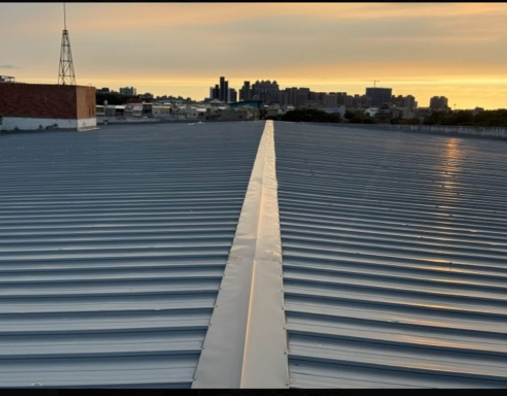 桃園太陽能烤漆浪板工程